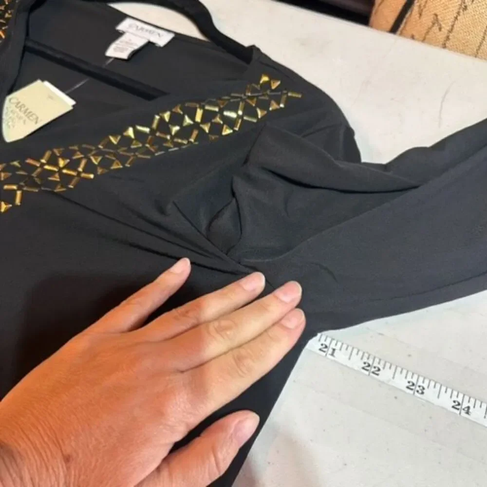NWT Carmen Marc Valvo Women's V Neck  Studded Tunic Blouse Black Gold Size Large - Picture 7 of 8